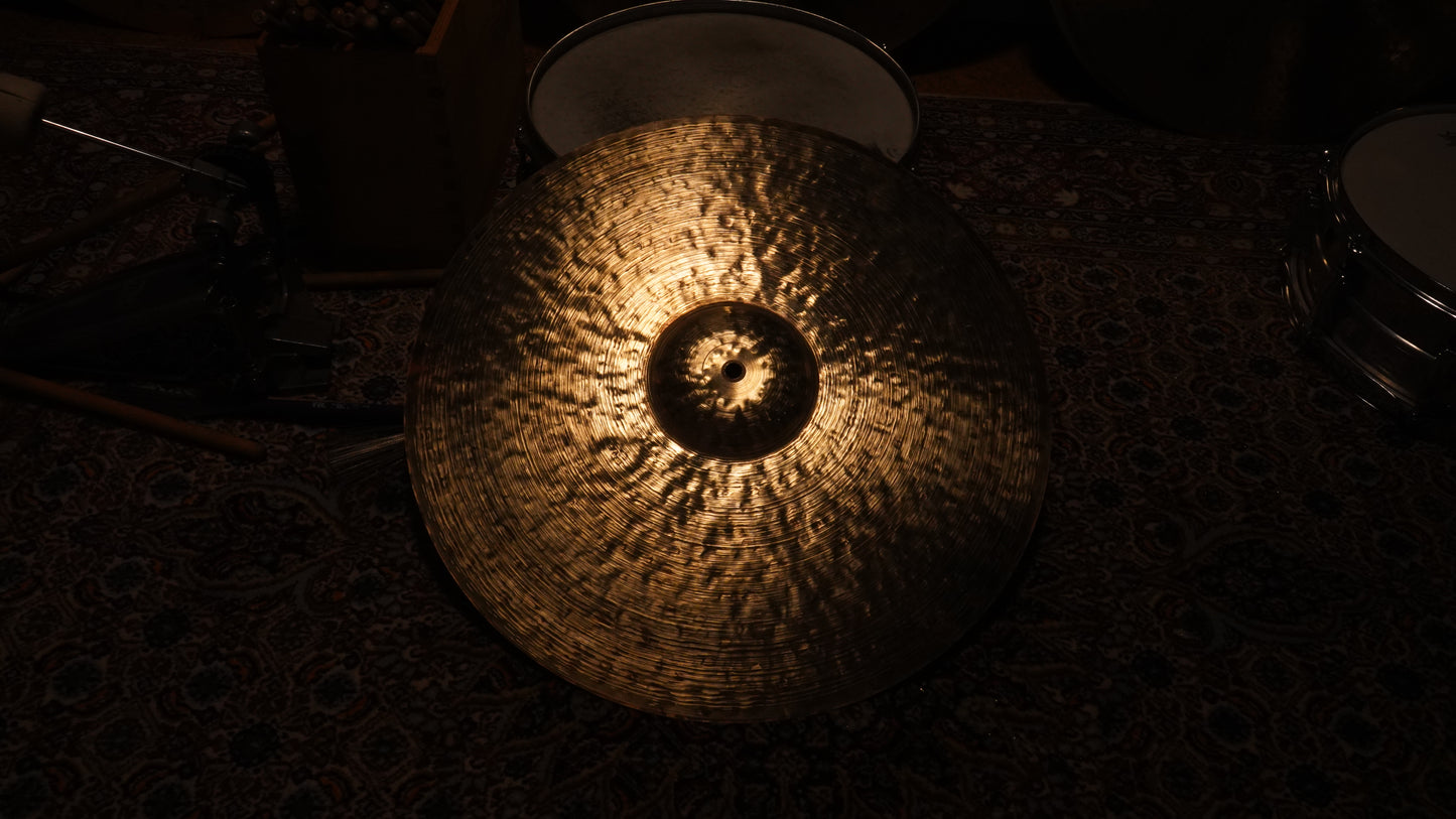 20" Nefertiti 1942g (Extra Dry)