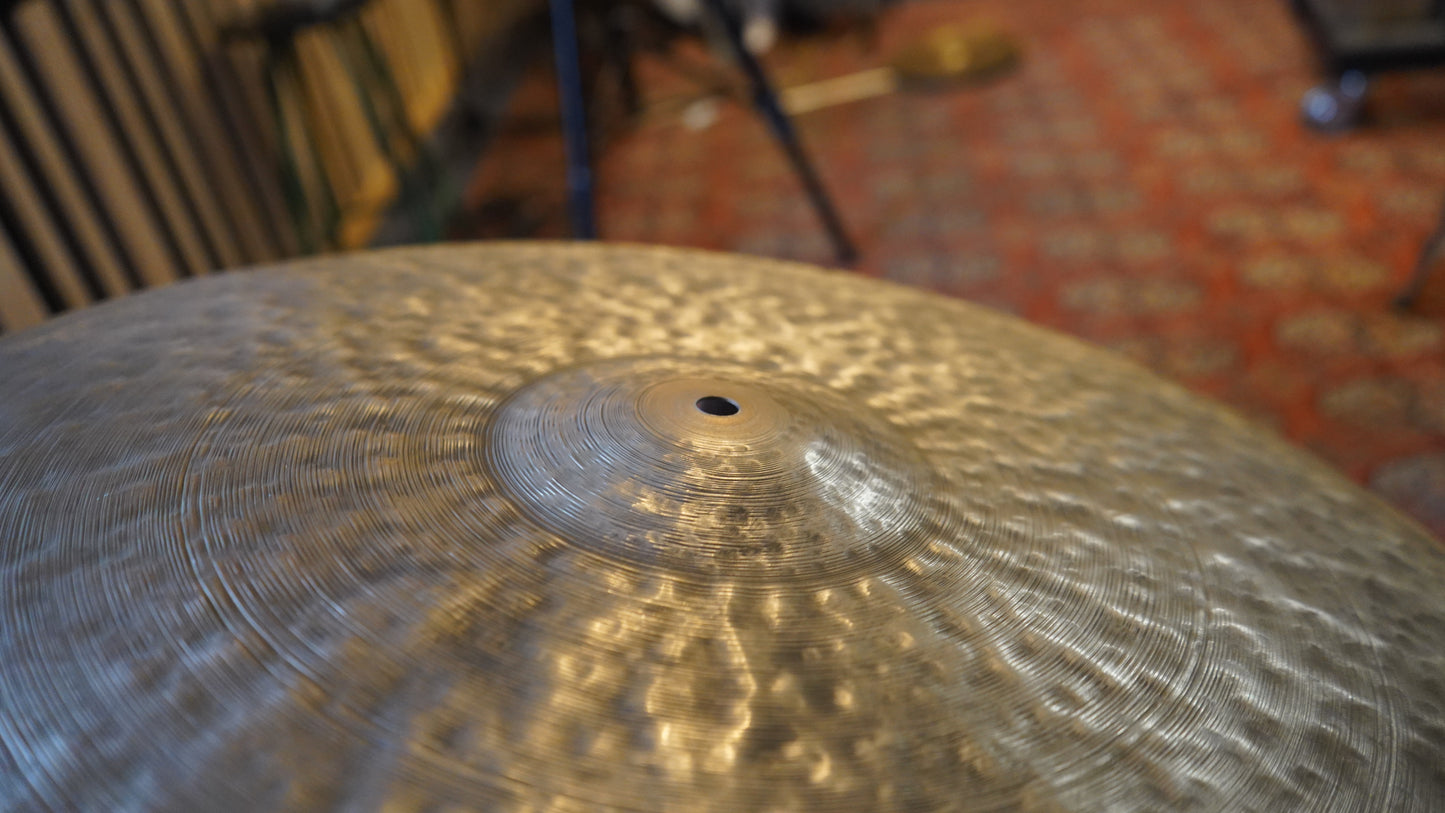 22" Nefertiti 2326g