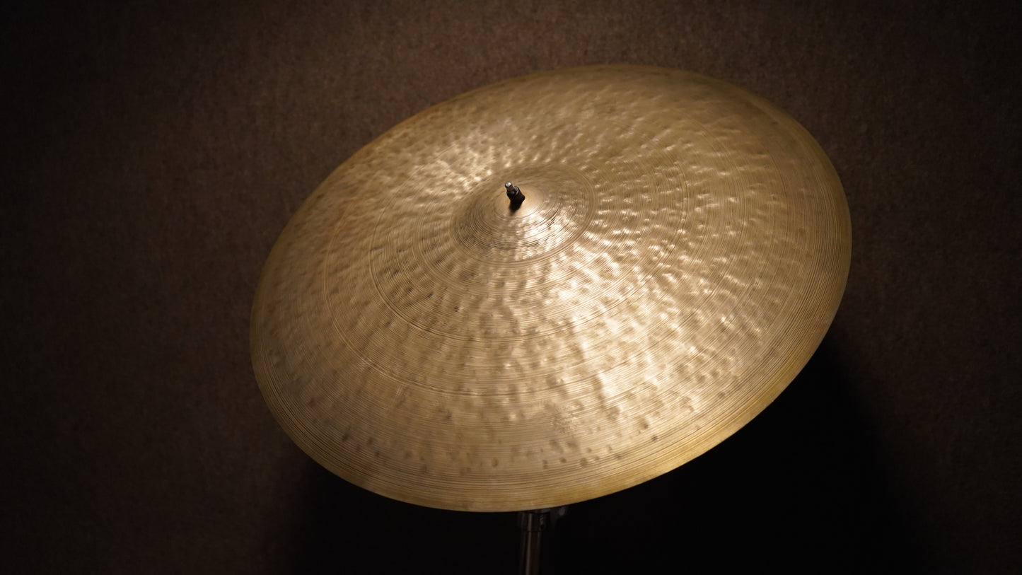 22" Nefertiti 2326g