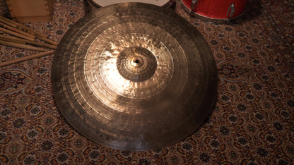 22" Nefertiti 2528g