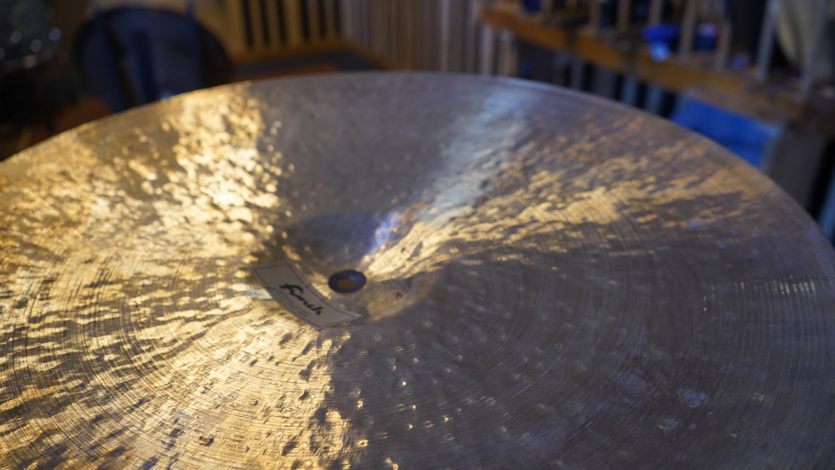 23" Nefertiti 2520g