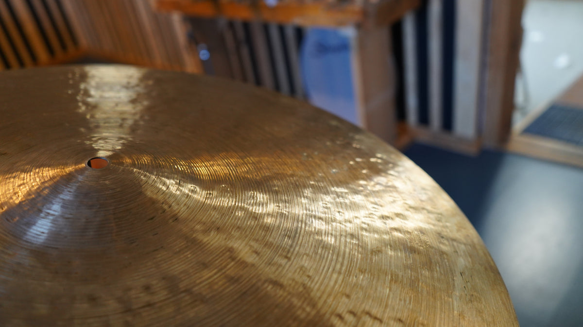 23" Nefertiti 2520g