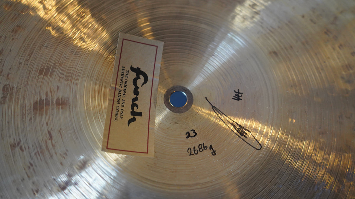 23" Nefertiti 2686g