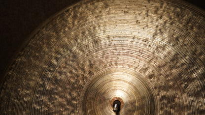 23" Nefertiti 2677g