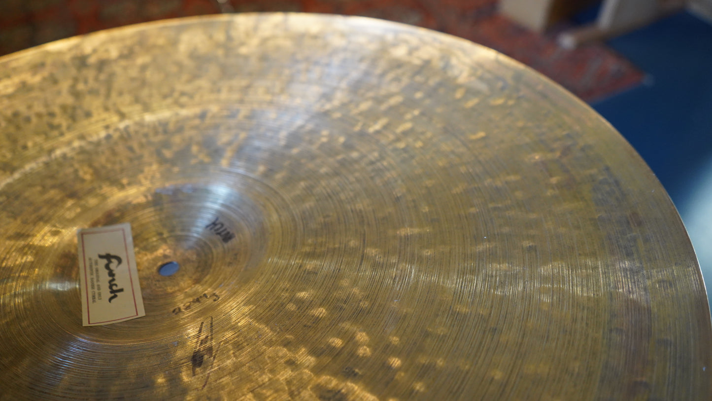 23" Gregory Hutchinson Signature 2824g