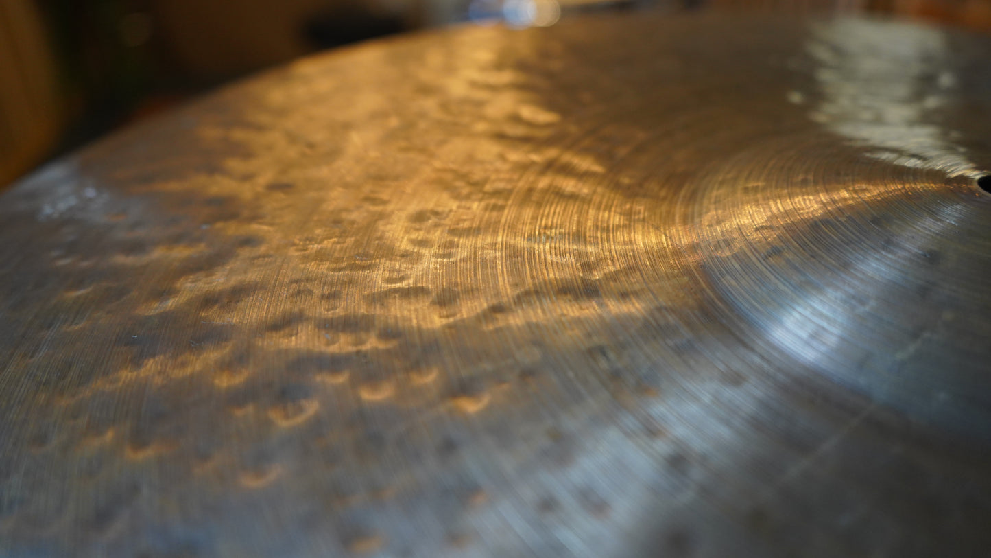 23" Gregory Hutchinson Signature 2824g