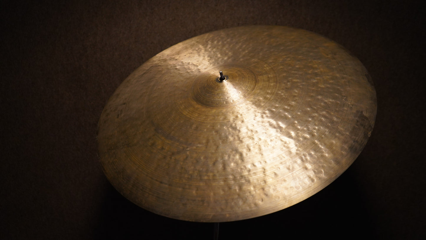 23" Gregory Hutchinson Signature 2824g
