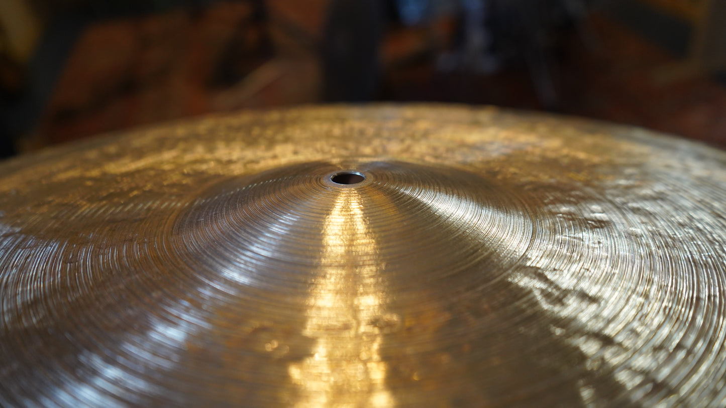 23" Nefertiti 2824g