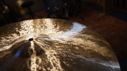 21" Nefertiti w/Rivets 2140g