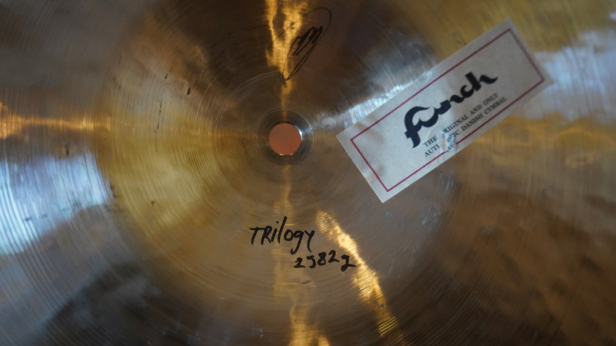24" Trilogy 2582g