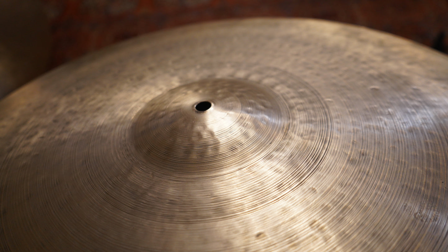 22" Eighth Anniversary 2399g