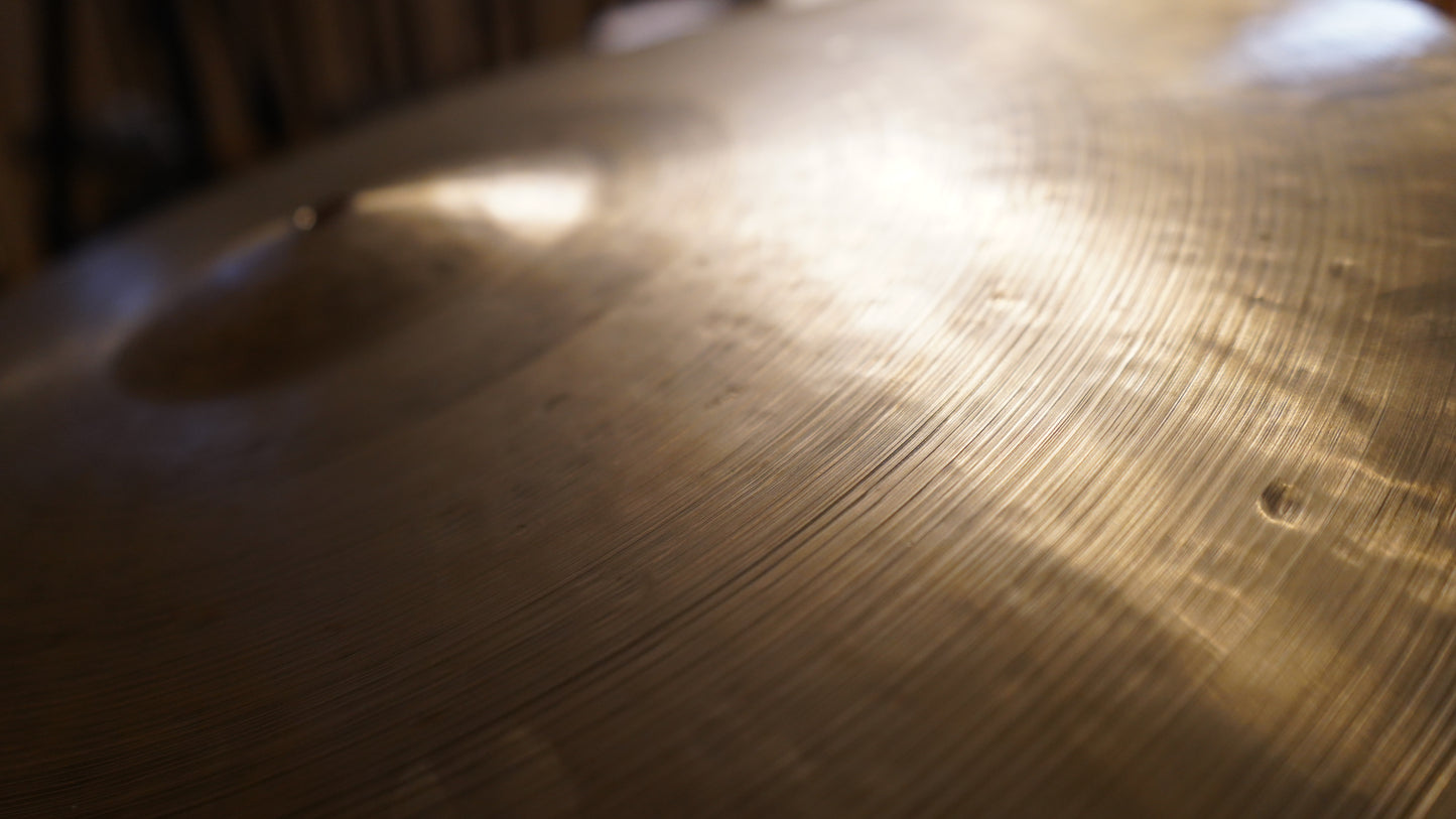 22" Eighth Anniversary 2399g