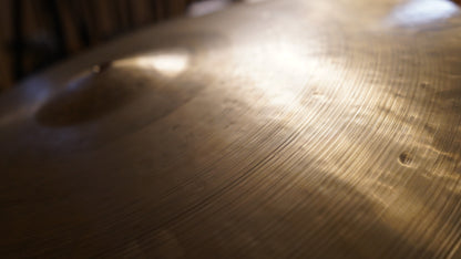 22" Eighth Anniversary 2399g