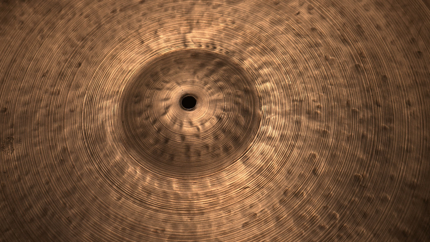 22" Eighth Anniversary 2399g