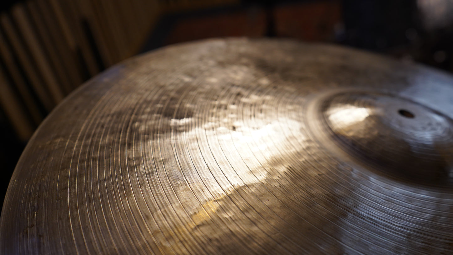 22" TW Tribute 2329g