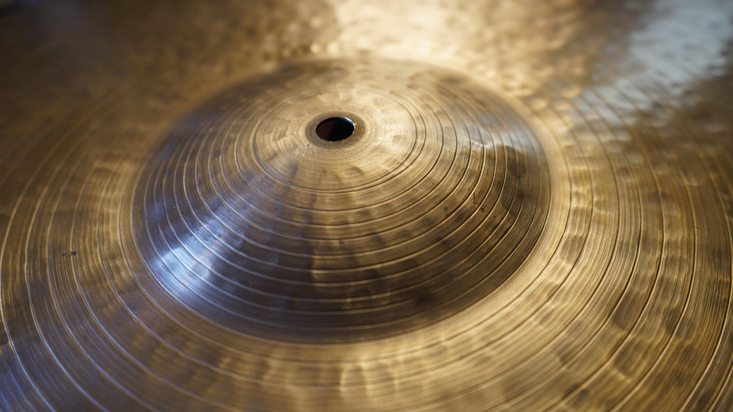 22" TW Tribute 2551g