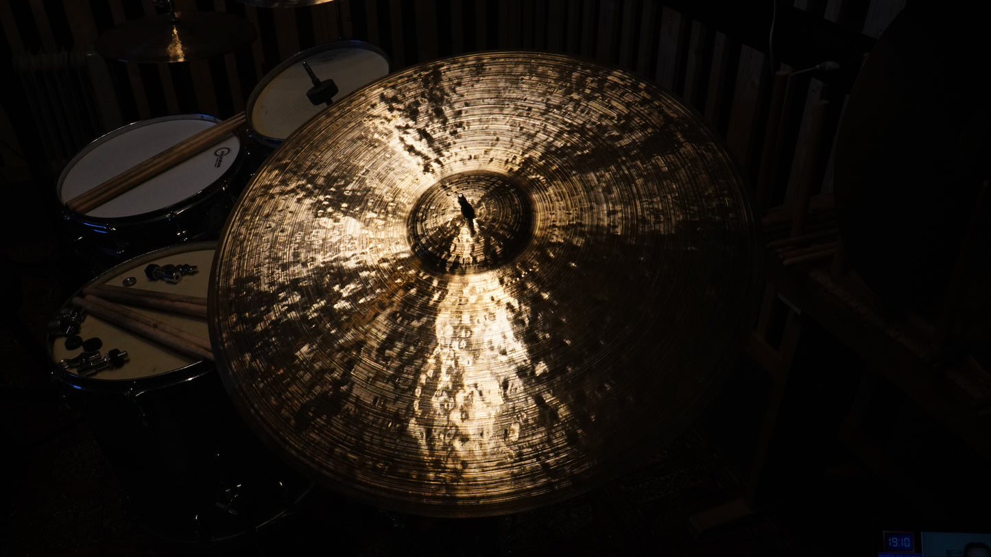 24" Nefertiti 2733g