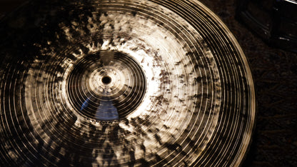 21" Gregory Hutchinson Signature Series 2118g