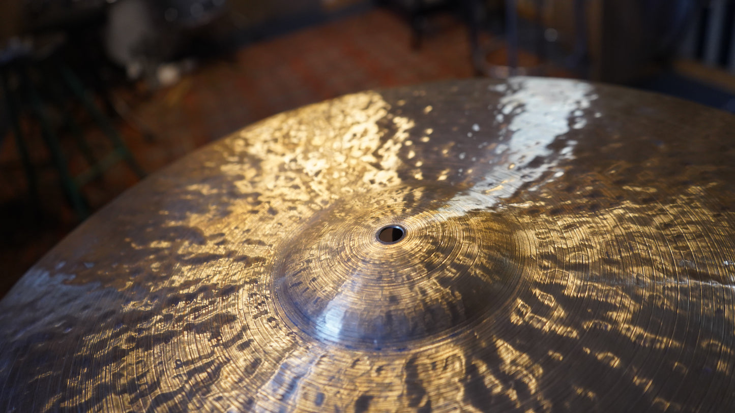 22" Nefertiti 2380g