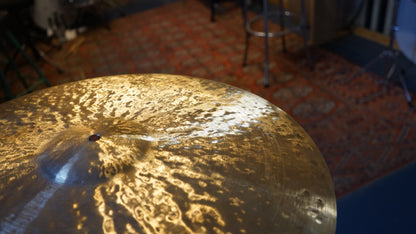 22" Nefertiti 2380g