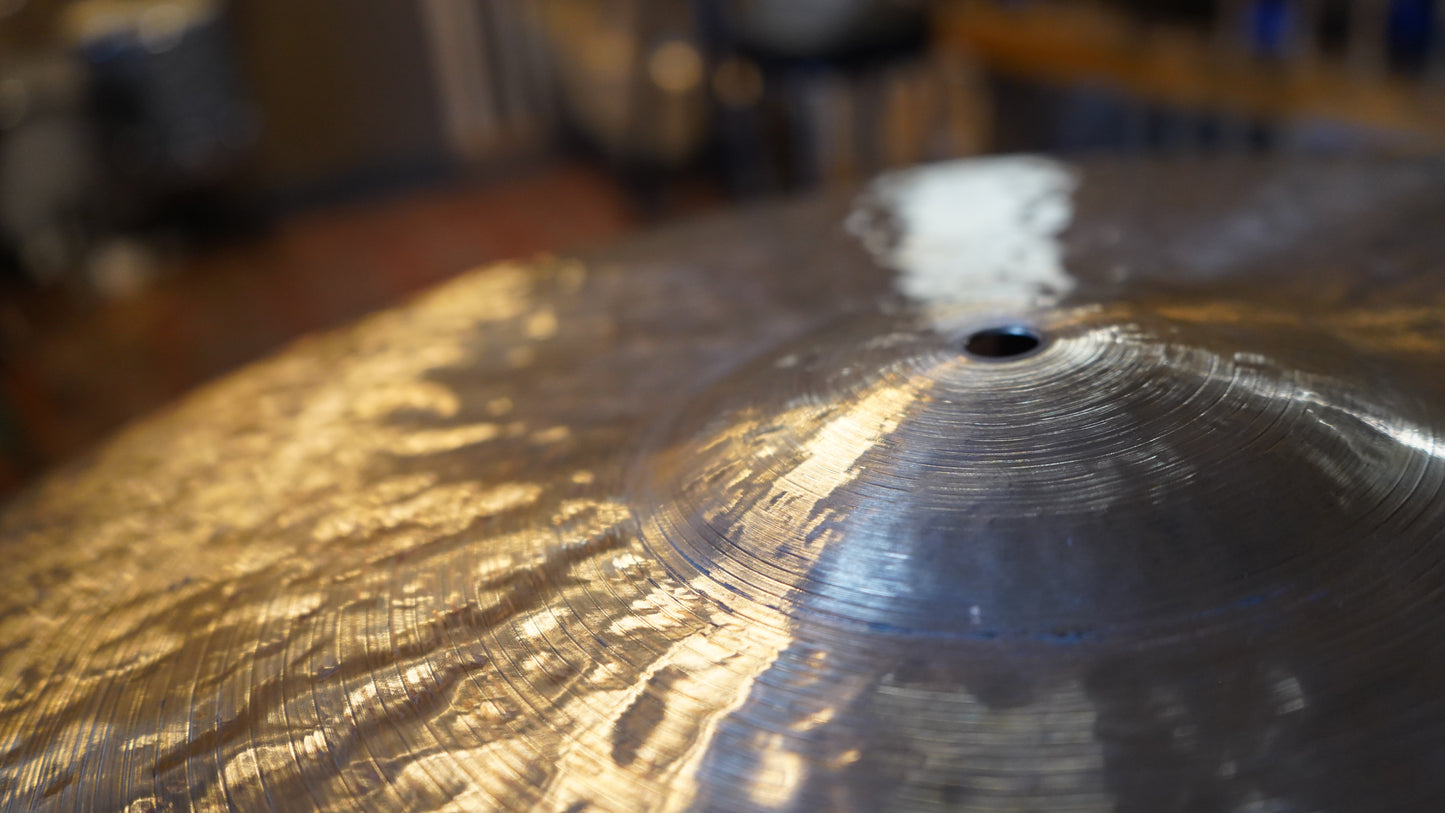 22" Nefertiti 2380g