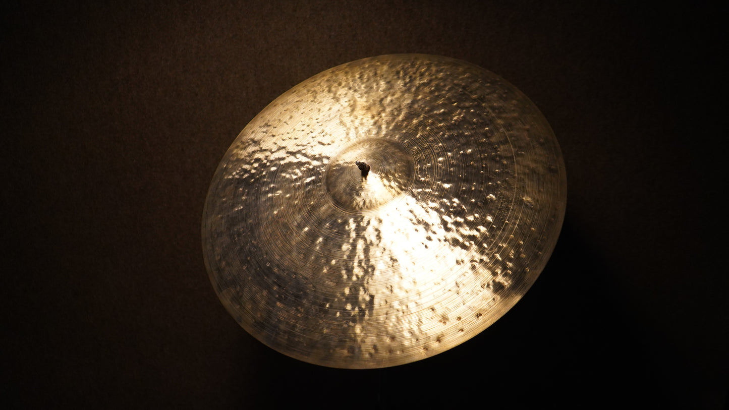 22" Nefertiti 2380g
