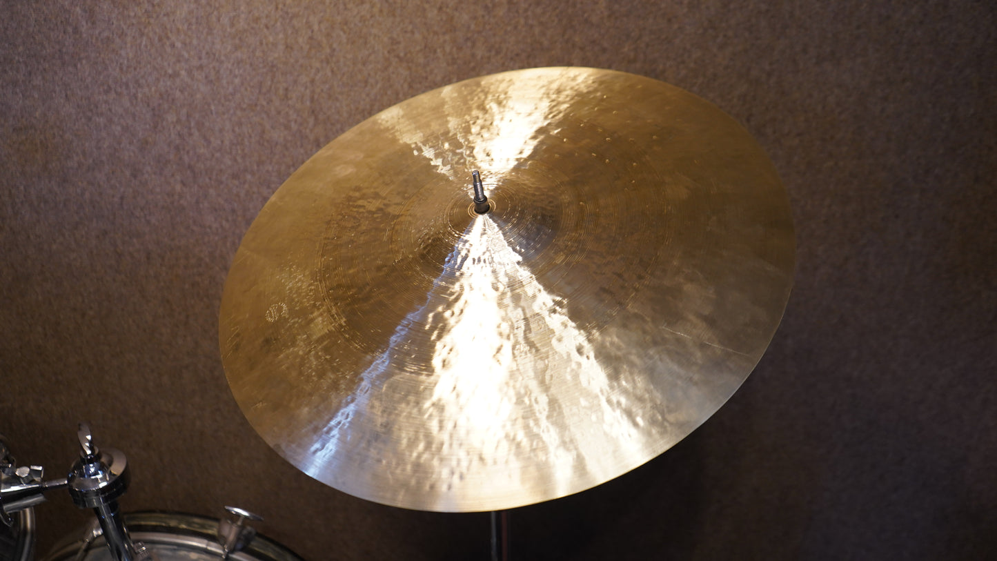 20" Nefertiti 1917g