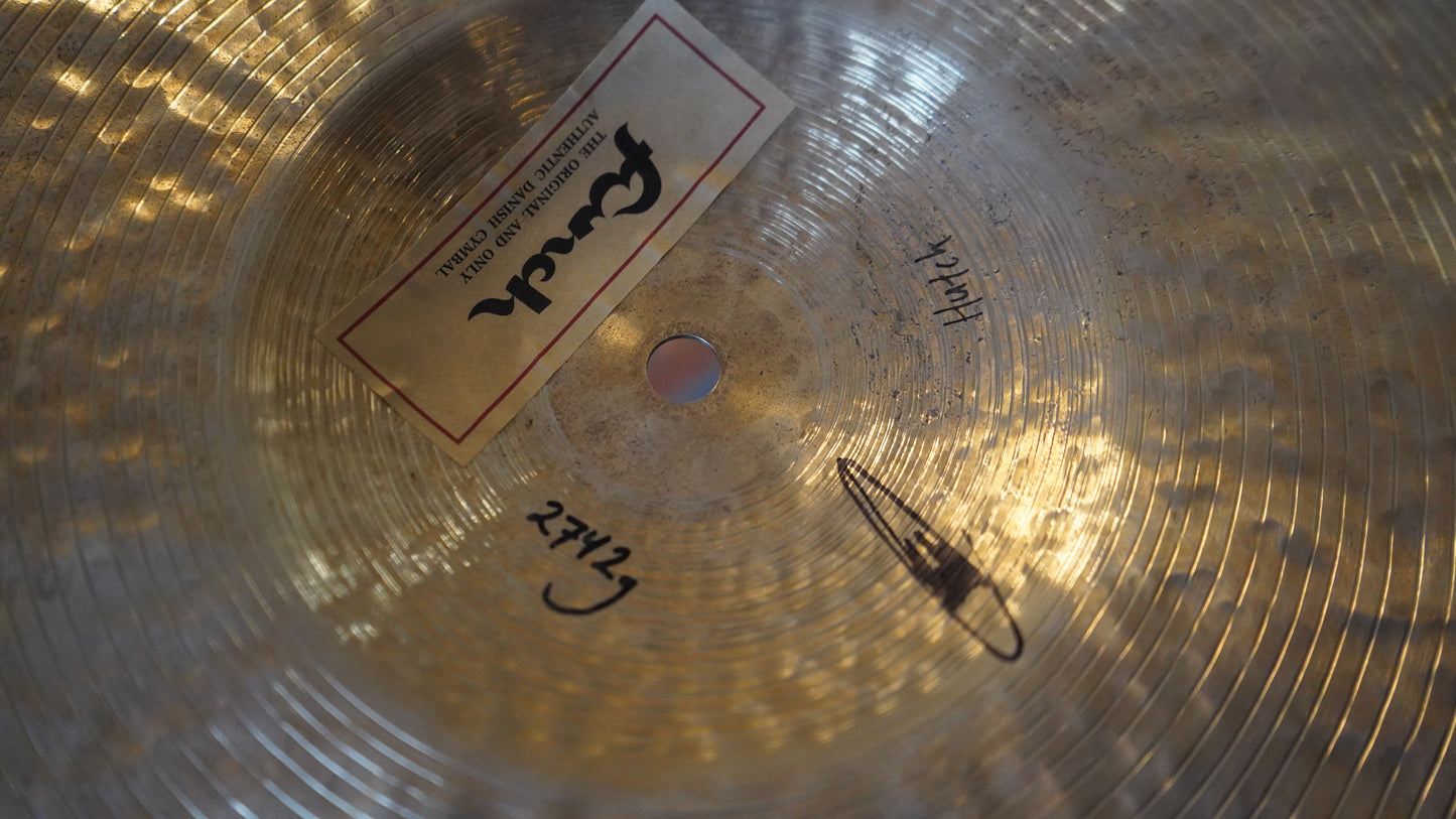 23" Hutch Signature 2742g