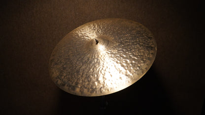 23" Hutch Signature 2742g