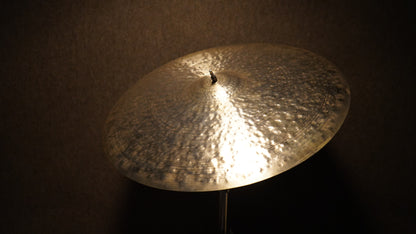23" Hutch Signature 2742g