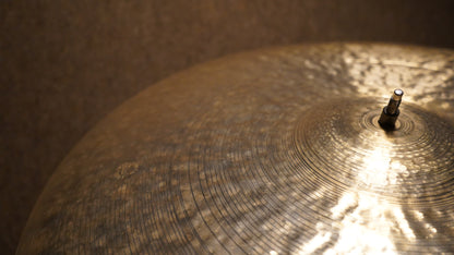 23" Hutch Signature 2742g
