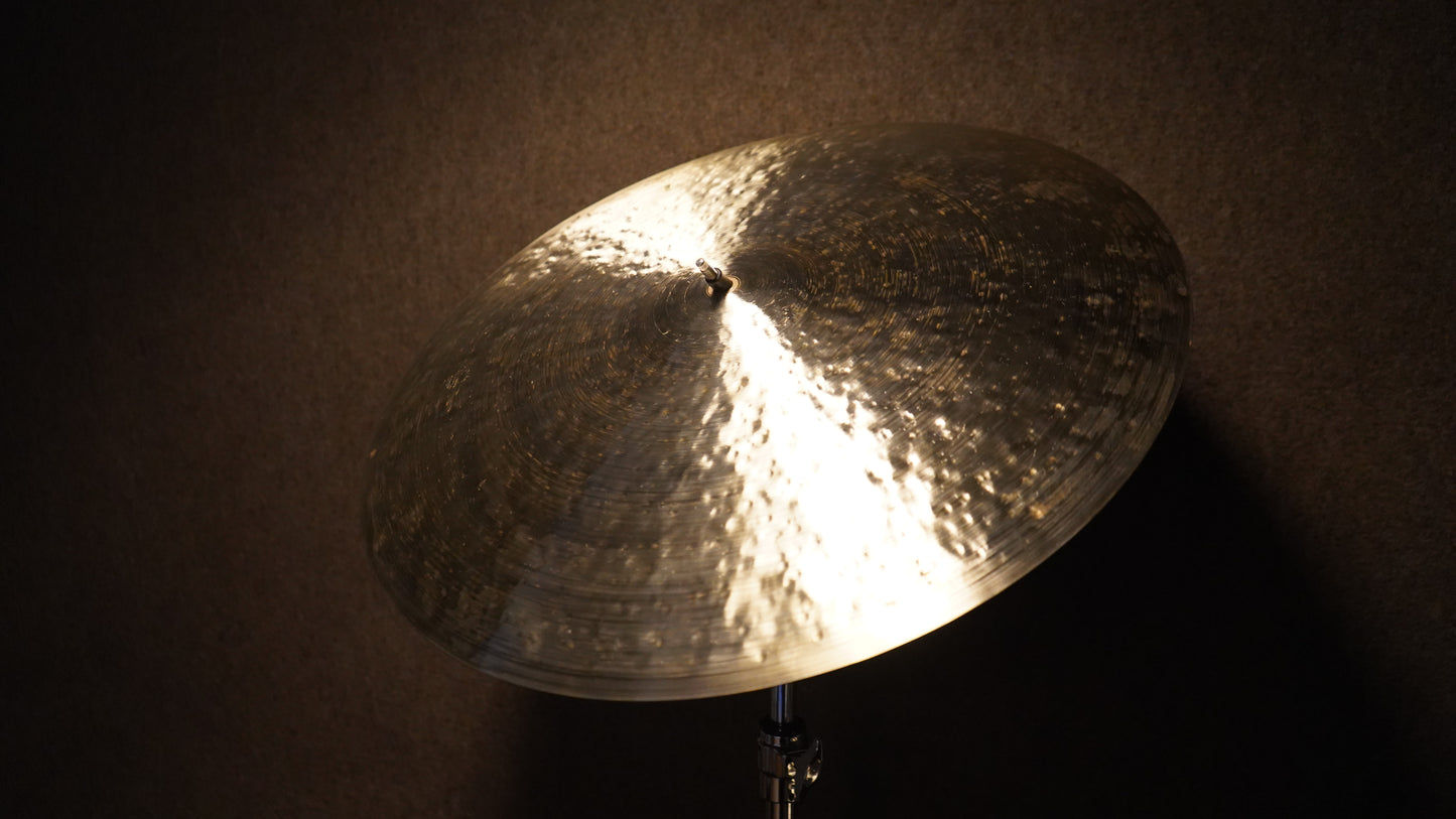 22" Nefertiti Tall 2250g