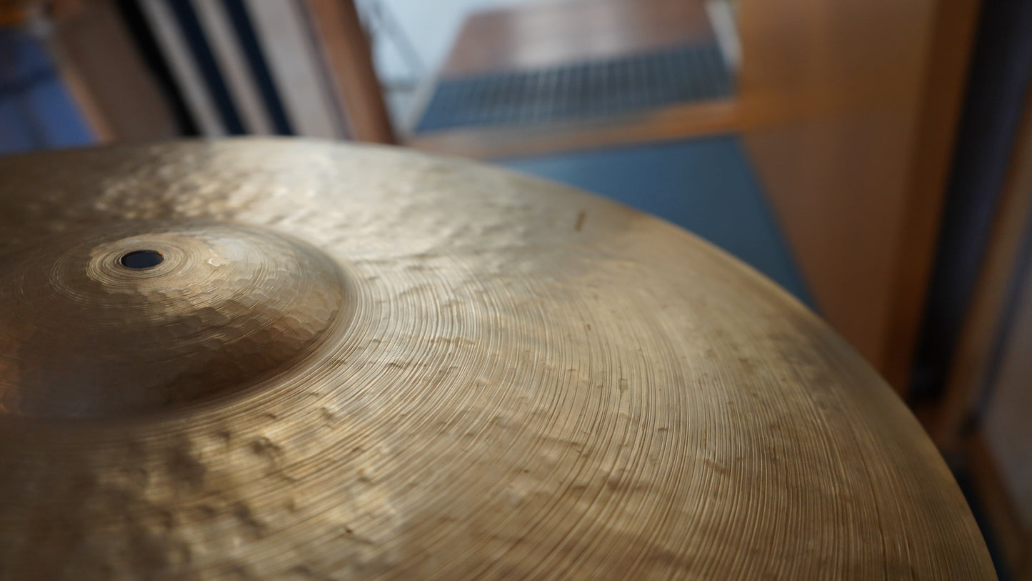 22" Nefertiti 2259g