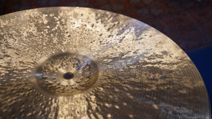 22" Nefertiti Tall 2450g