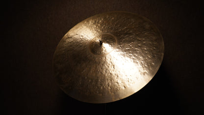 22" Nefertiti Tall 2450g