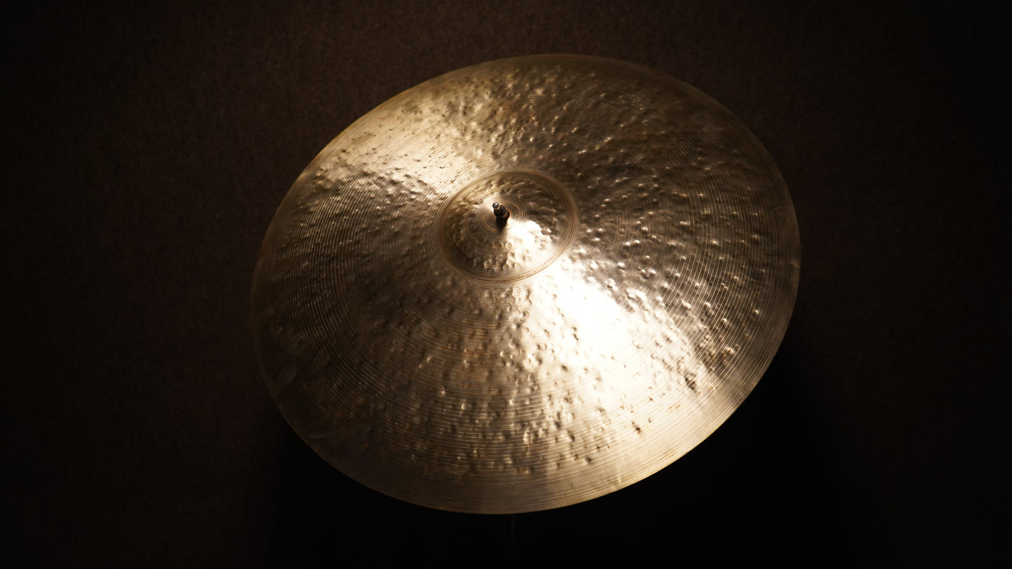 22" Nefertiti Tall 2450g