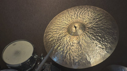 23" Hutch Signature 2742g