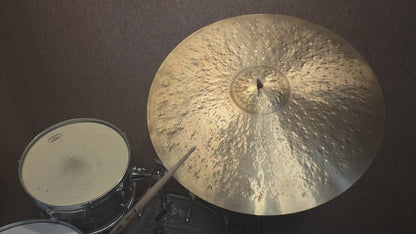 22" Nefertiti Tall 2450g