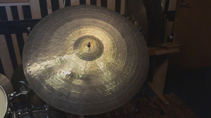 22" Nefertiti 2528g