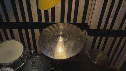 20" Nefertiti 1730g (High Profile)